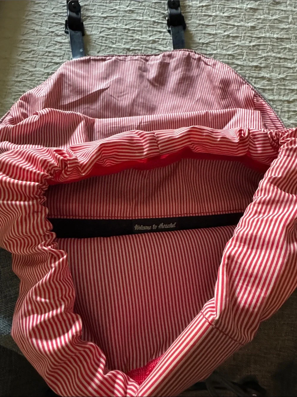 Herschel Supply Company classic roll